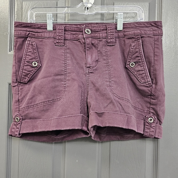 Torrid 3.5 Inch Military Stretch Twill Mid-Rise Short Size 12 - Picture 2 of 4